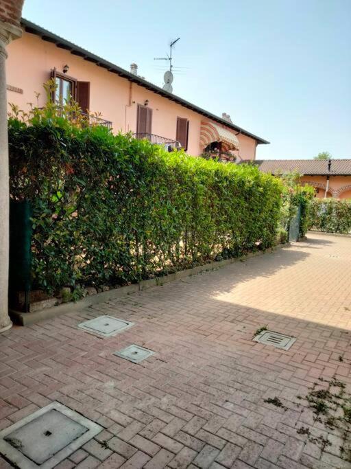 Appartamento In Cascina Lombarda Caselle Lurani エクステリア 写真
